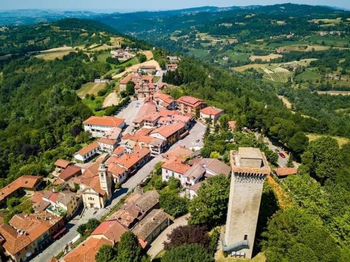 La Tana Dello Scoiattolo - Adults Only Panzió Murazzano  Kültér fotó